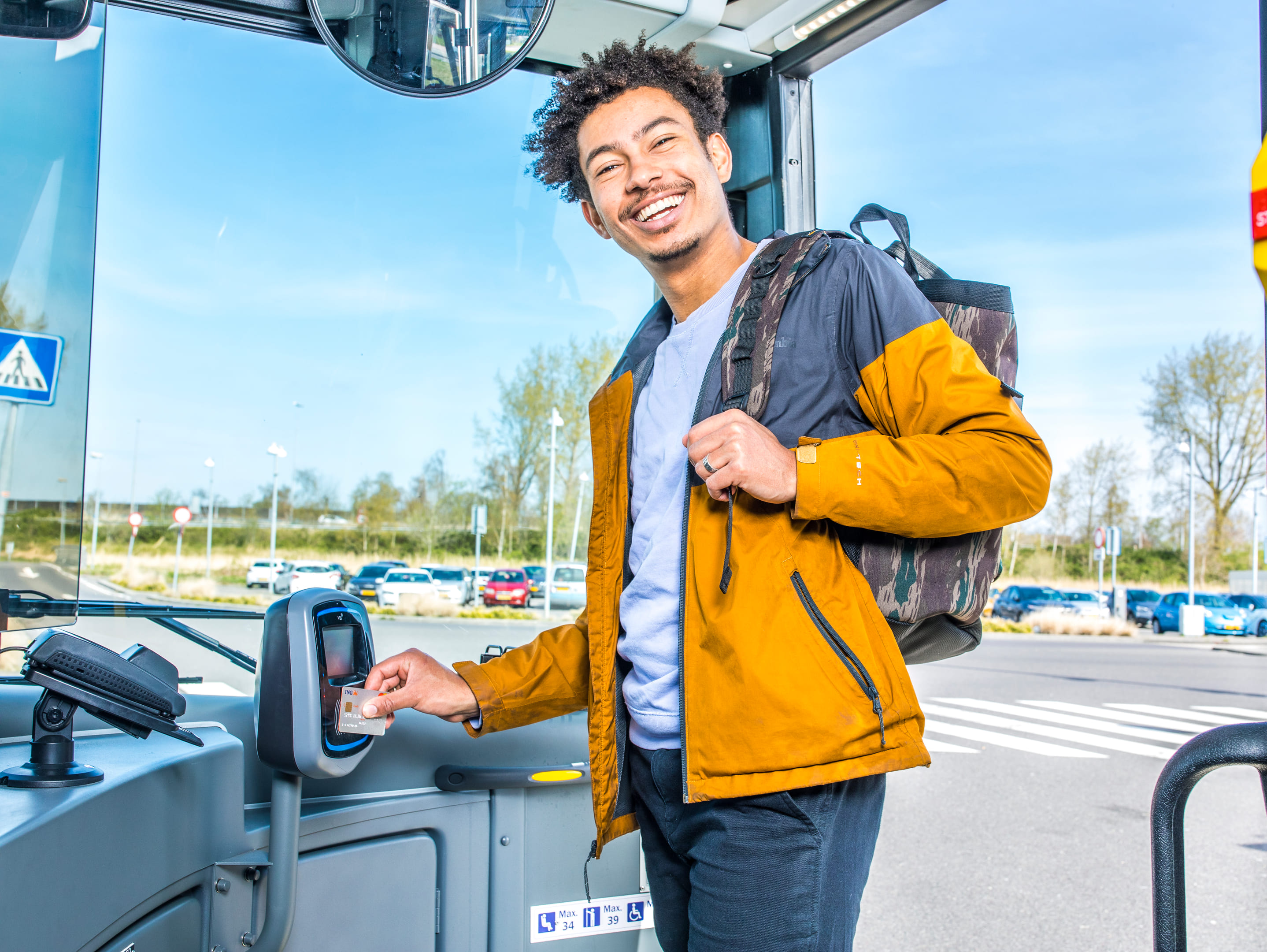 Lijn 51 rijdt tussen Groningen en Drenthe